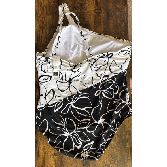 New La Blanca One Piece Swimsuit Size 22W Cut Out One Shoulder Black White - Picture 4 of 6